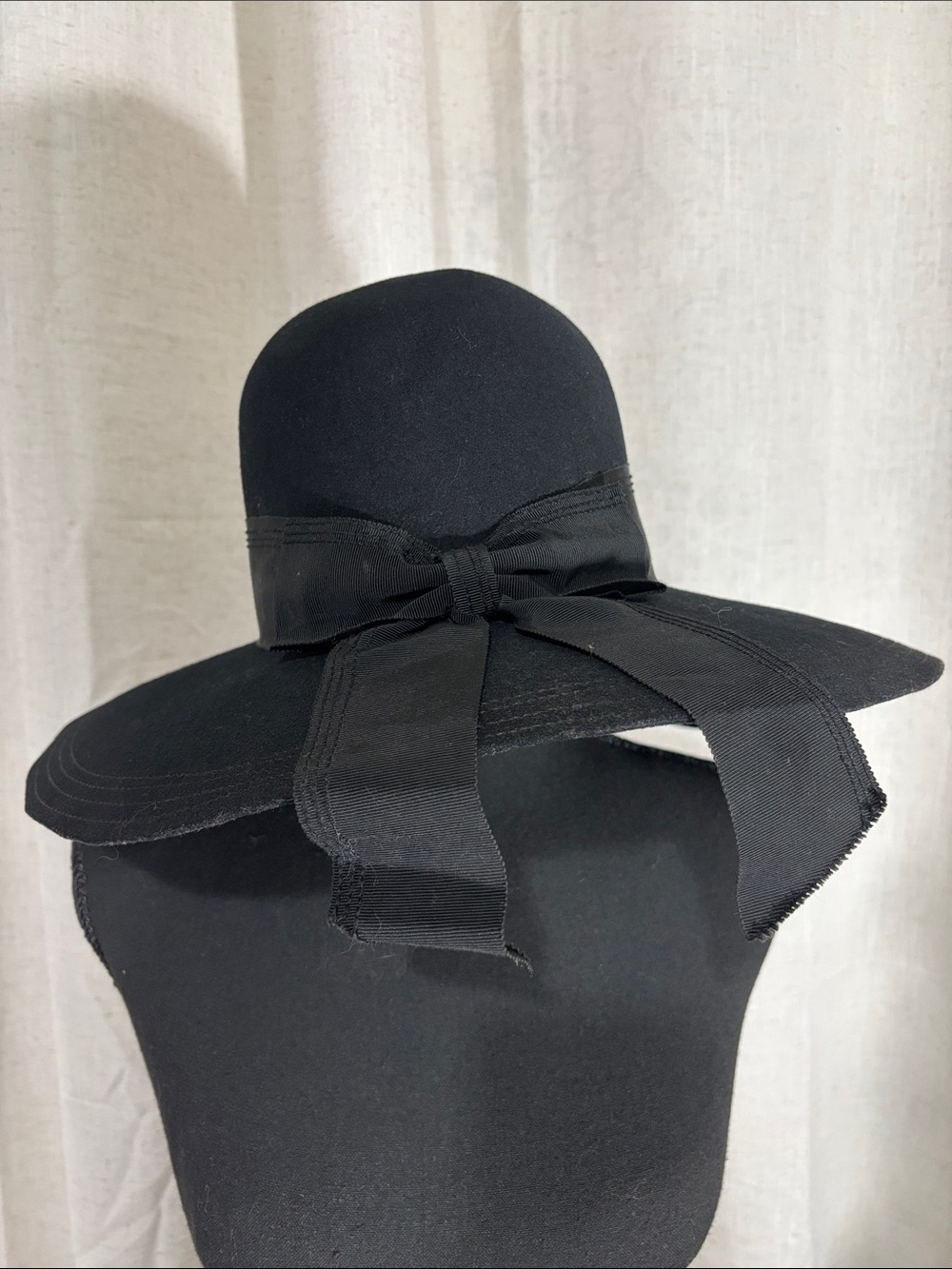 Vintage Wide-Brim Women's Black Wool Felt Floppy Hat - Picture 2 of 11